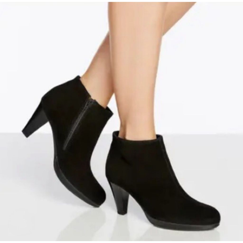 LA CANADIENNE Oliver Waterproof Black Suede Ankle Boots Size 10